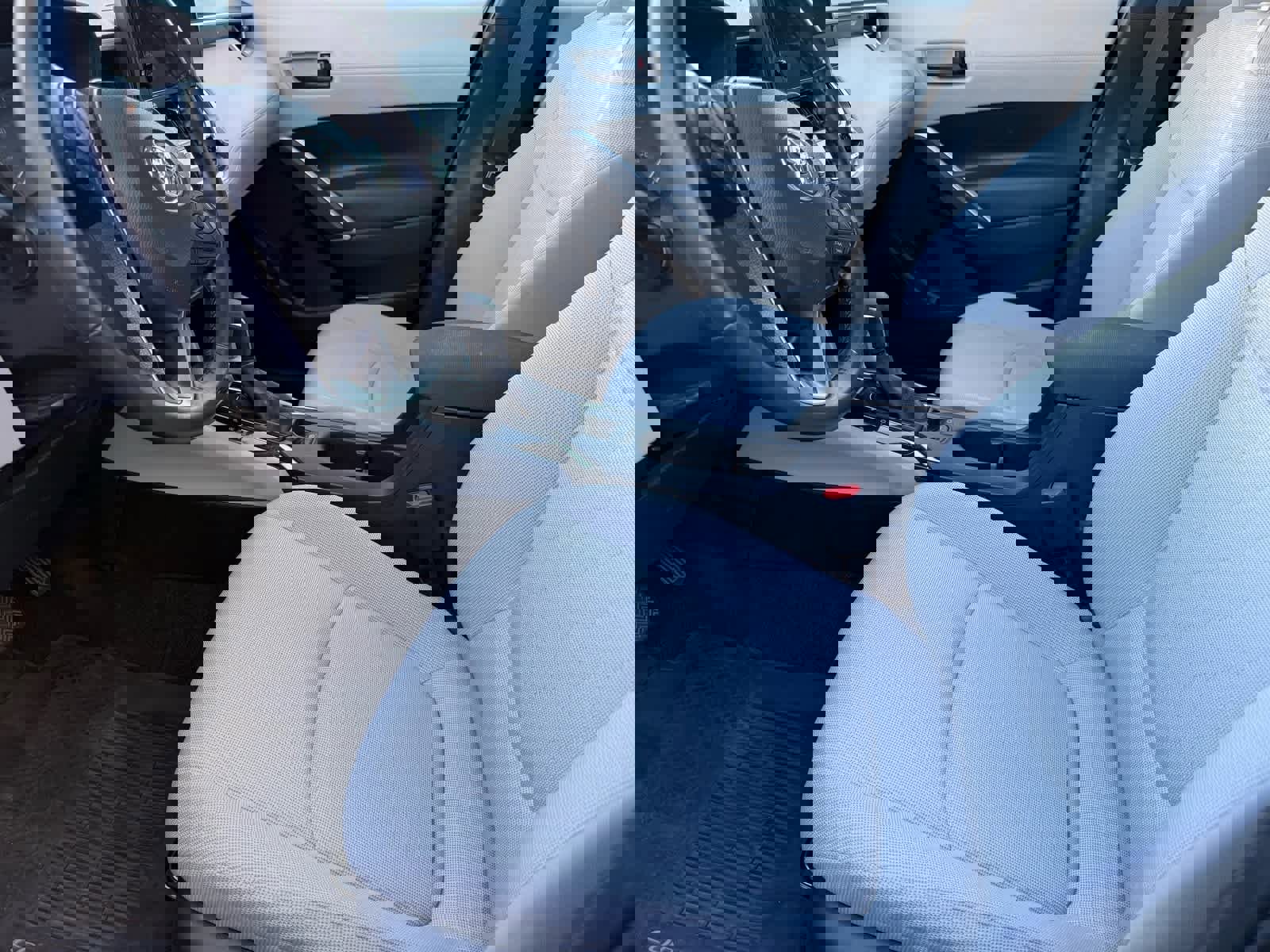 Used 2024 Toyota Corolla Cross LE image 16