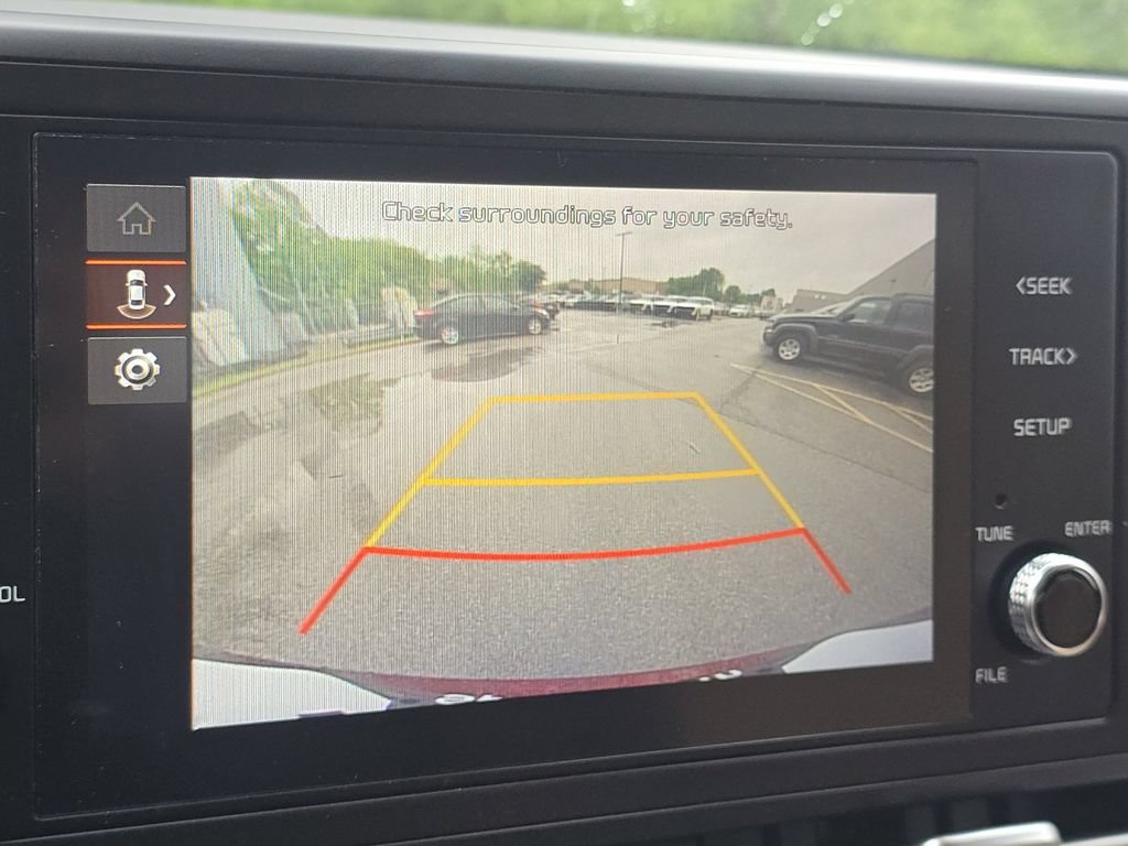 Used 2023 Kia Carnival LX FWD image 24