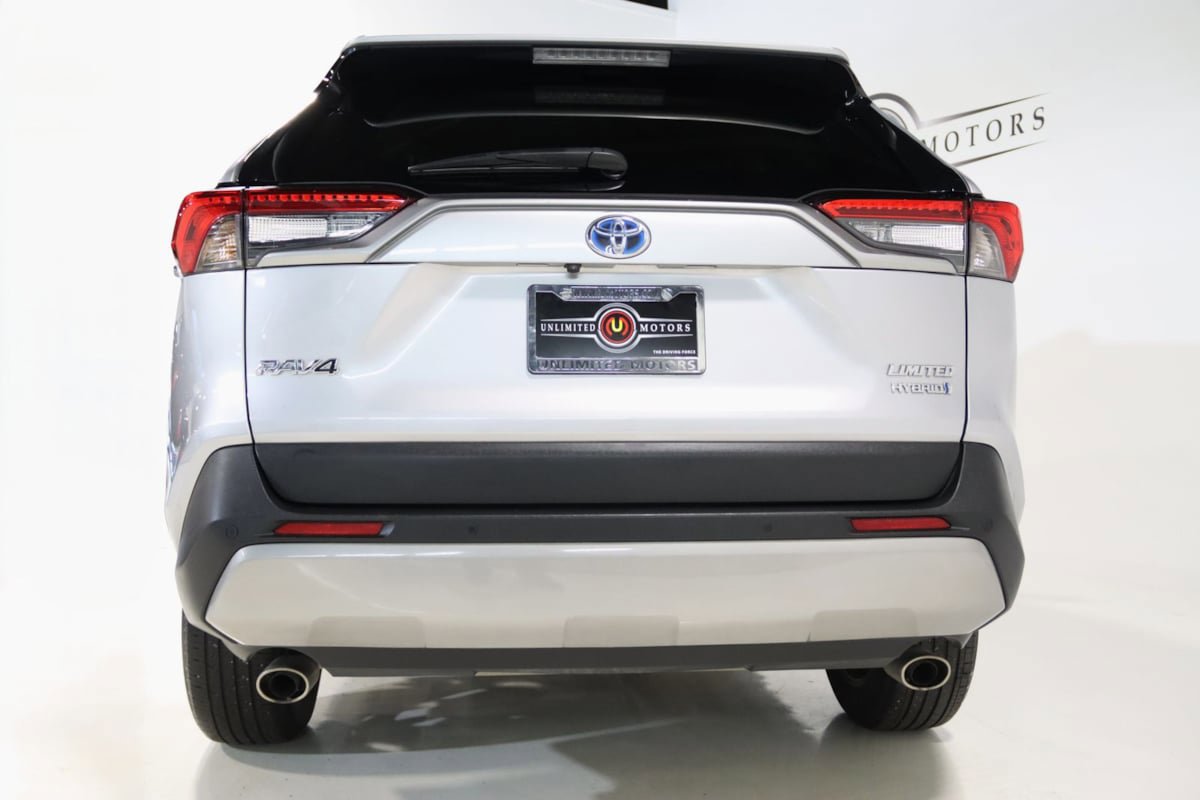 Used 2022 Toyota RAV4 Limited AWD/4WD image 25