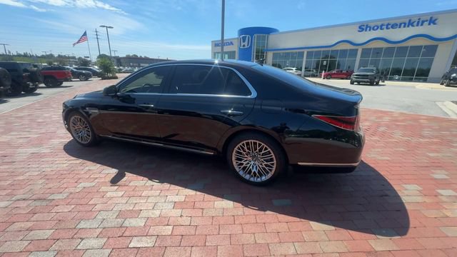 Used 2021 Genesis G90 5.0 Ultimate RWD image 8