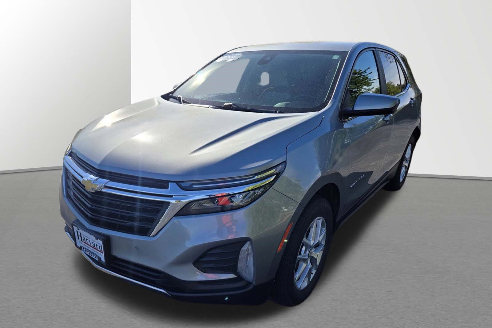 Used 2023 Chevrolet Equinox LT w/ Driver Convenience Package AWD/4WD image 3