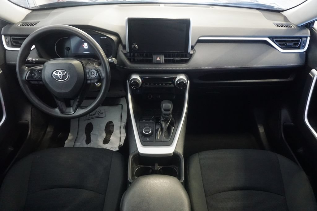 Used 2023 Toyota RAV4 LE AWD/4WD image 25