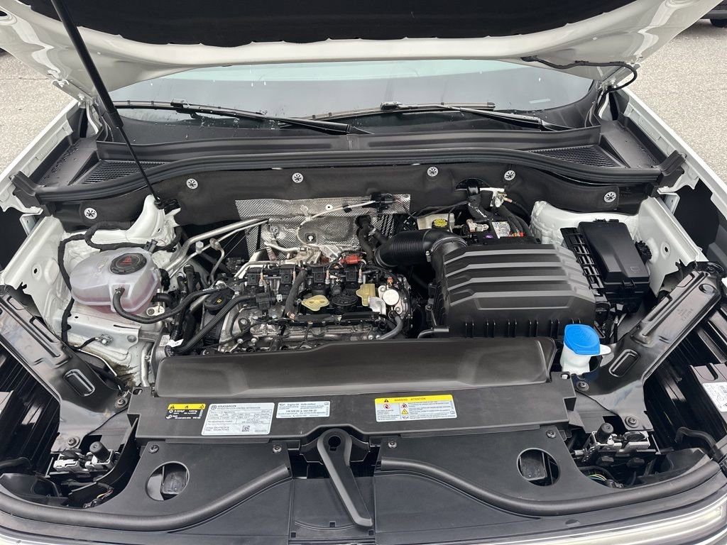 Used 2025 Volkswagen Atlas SE image 35