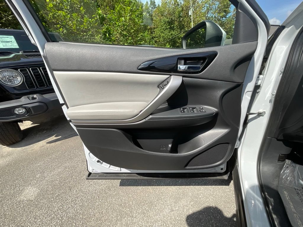 Used 2024 Mitsubishi Eclipse Cross SEL AWD/4WD image 8