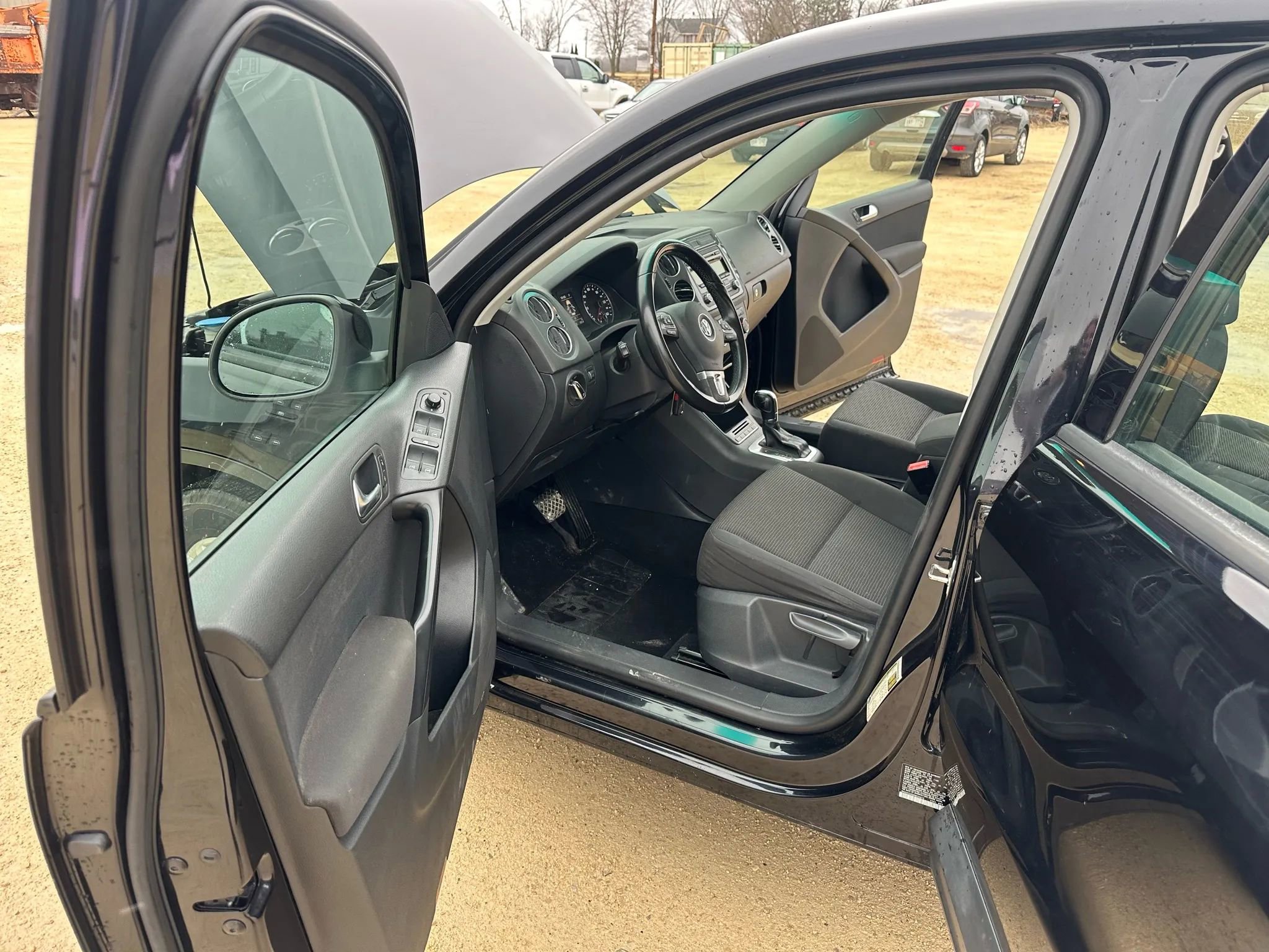 Used 2013 Volkswagen Tiguan S image 10