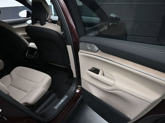 Used 2025 Volvo EX90 Ultra image 18