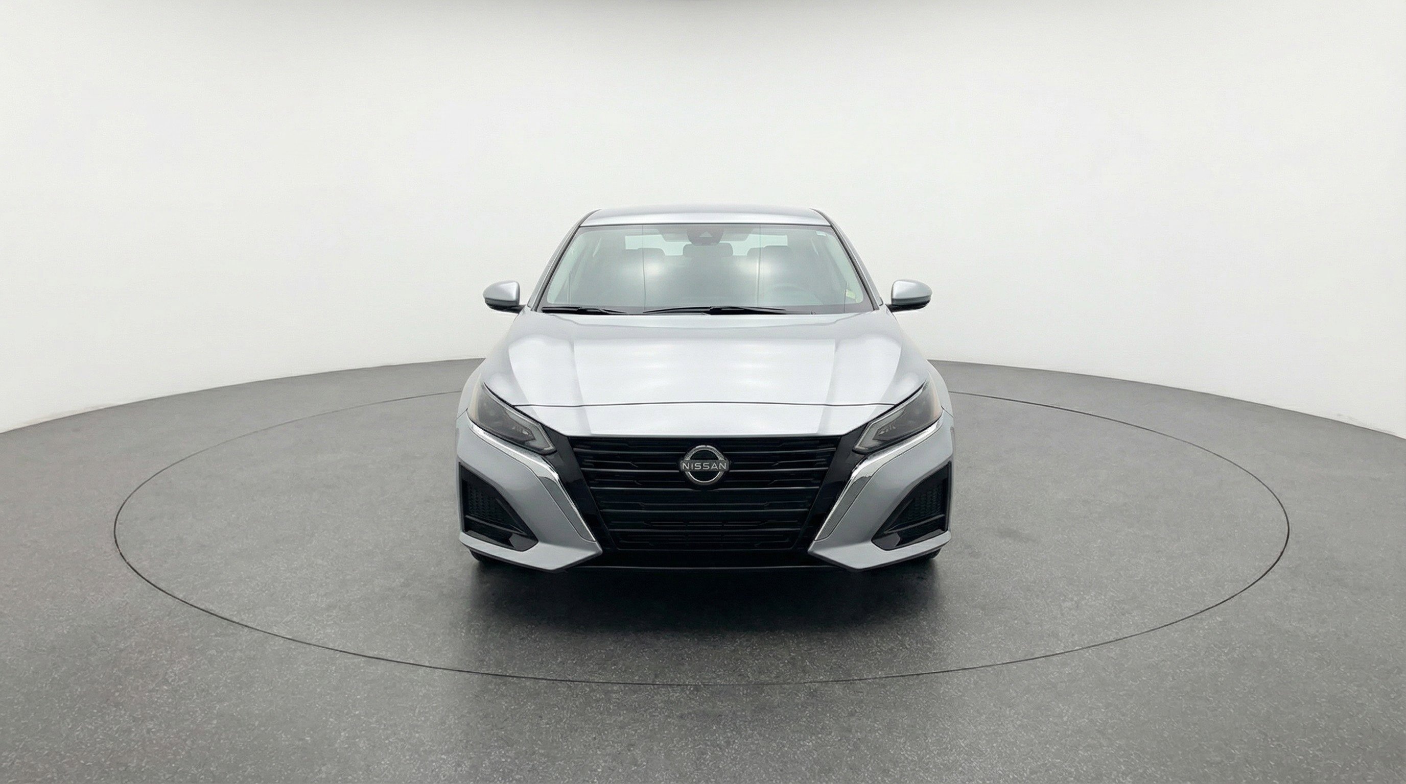 Used 2025 Nissan Altima 2.5 SV image 2