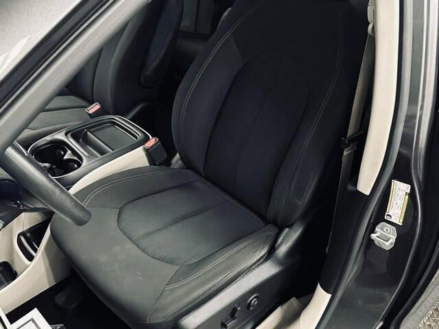 Used 2018 Chrysler Pacifica Touring Plus FWD image 19