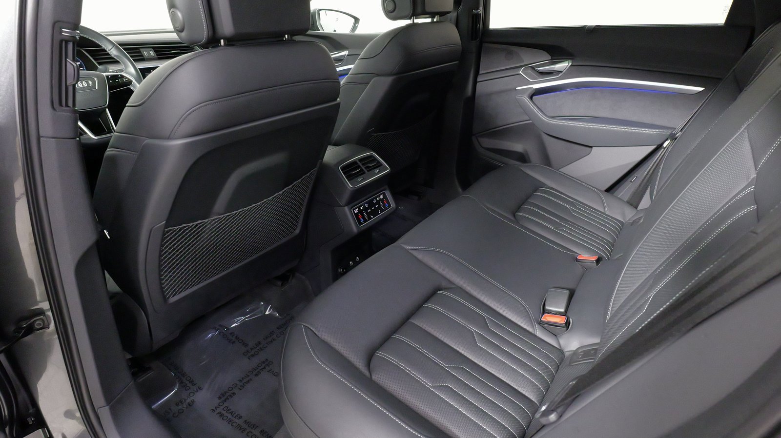 Used 2023 Audi e-tron Prestige w/ Prestige Package image 38