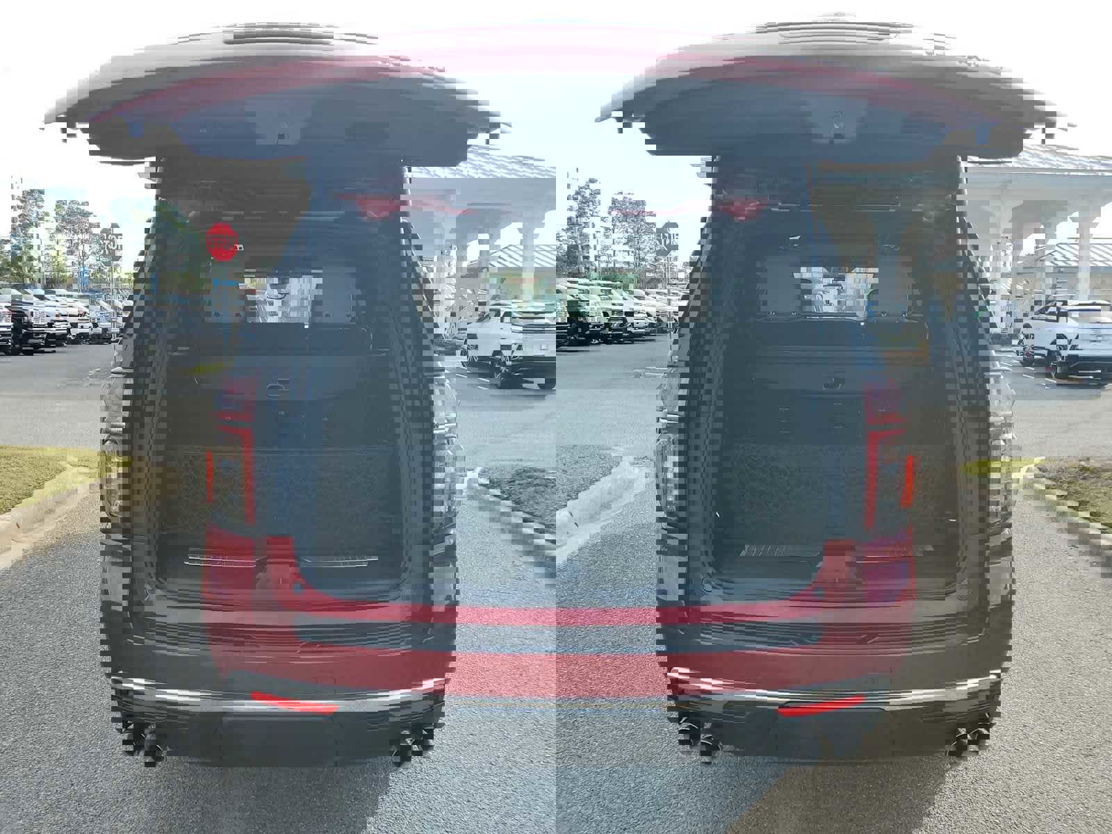 Certified 2024 Chevrolet Suburban Premier w/ Premium Package image 5