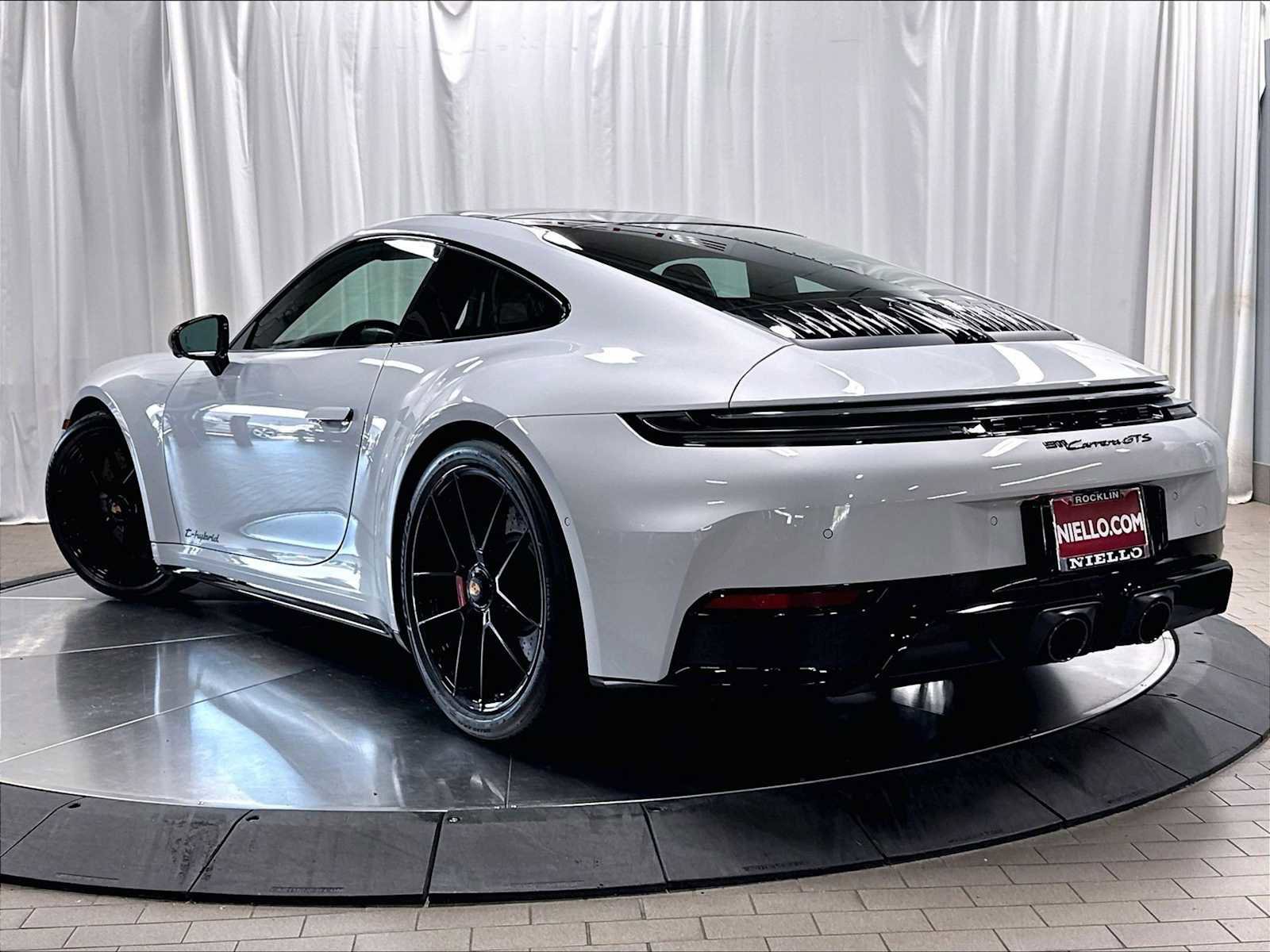 Used 2026 Porsche 911 Carrera GTS RWD image 3