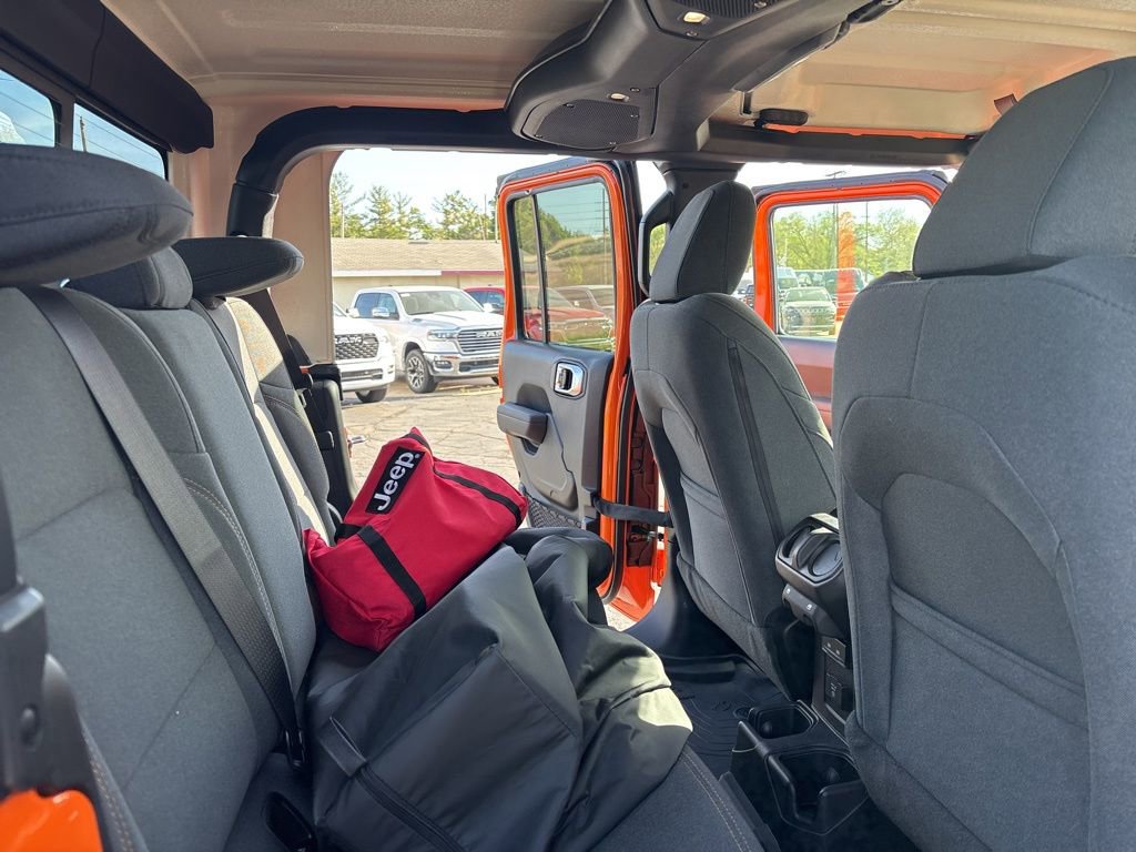 New 2025 Jeep Gladiator Willys AWD/4WD image 9