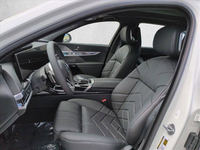 Used 2026 BMW i7 eDrive50 w/ M Sport Package RWD image 4
