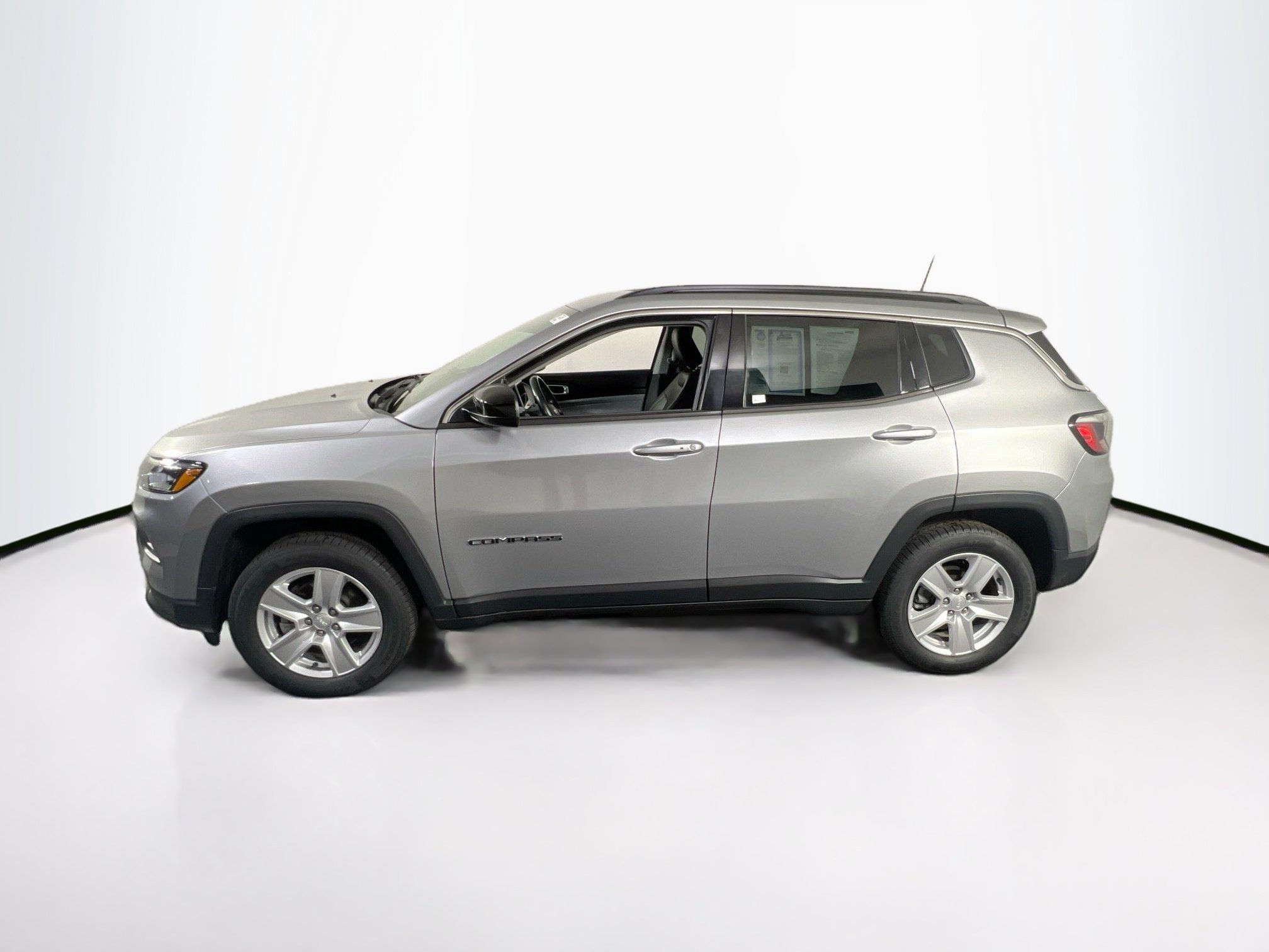 Used 2022 Jeep Compass Latitude w/ Convenience Group AWD/4WD image 8