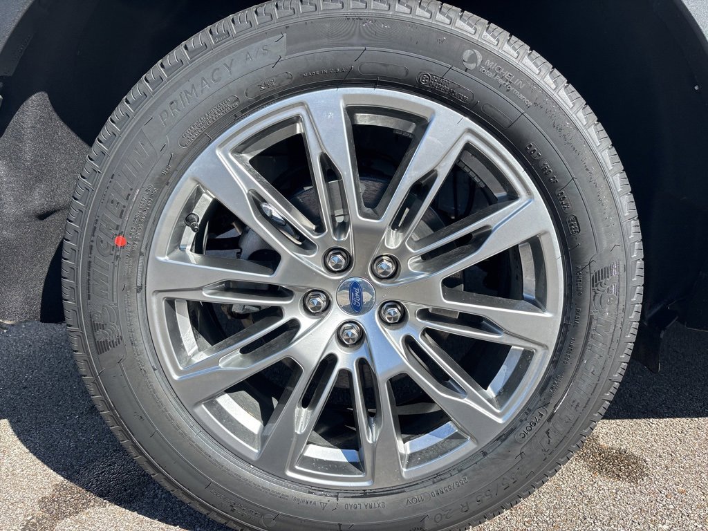 New 2026 Ford Explorer Platinum image 13