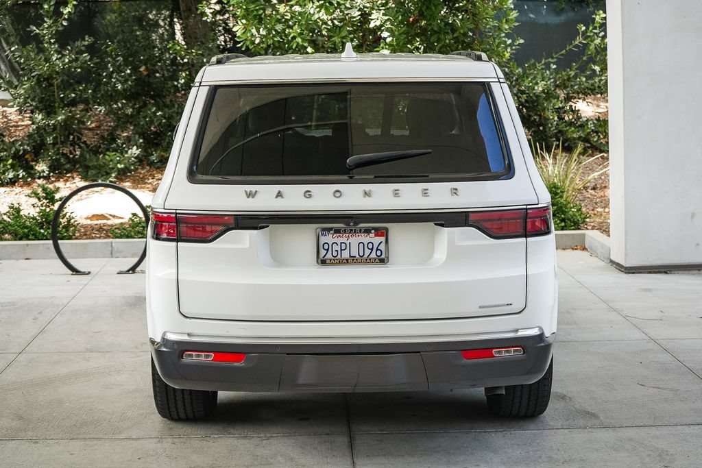 Used 2022 Jeep Wagoneer Series II RWD image 5