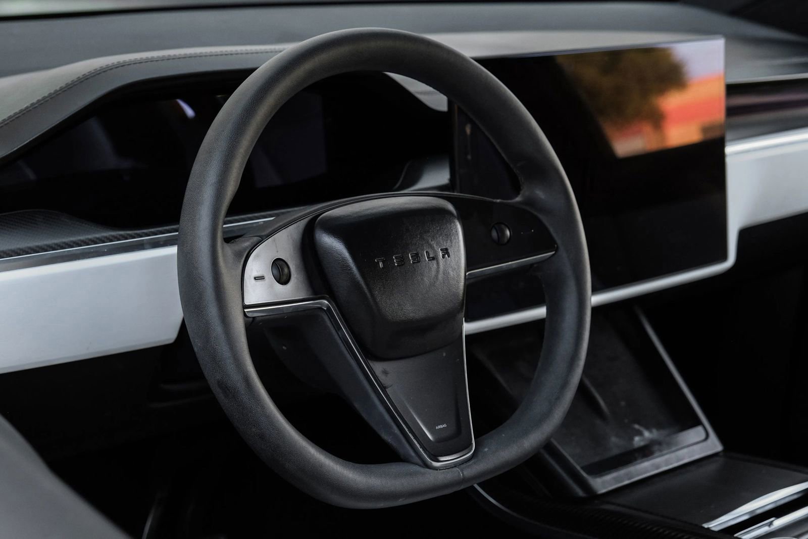 Used 2023 Tesla Model X Plaid image 24