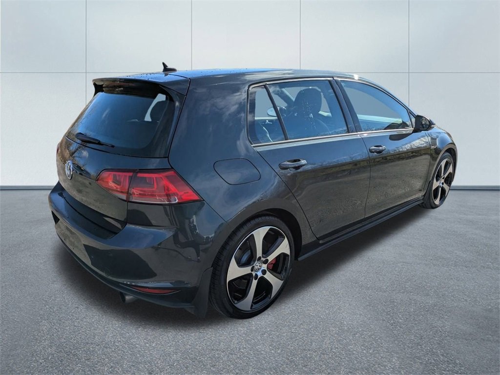 Used 2017 Volkswagen GTI SE image 3