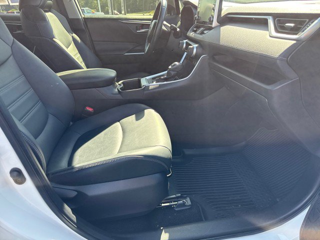 Used 2022 Toyota RAV4 XLE Premium FWD image 9