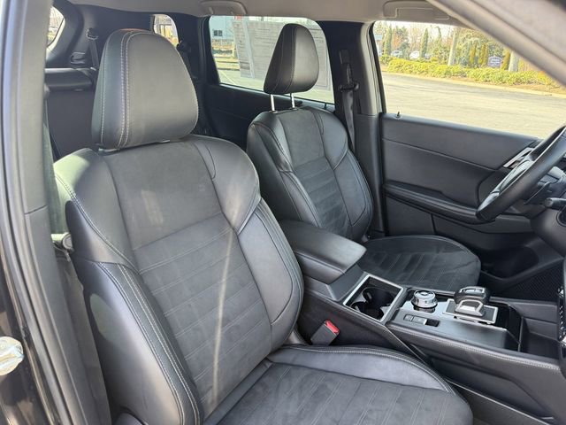 Used 2023 Mitsubishi Outlander SE image 29