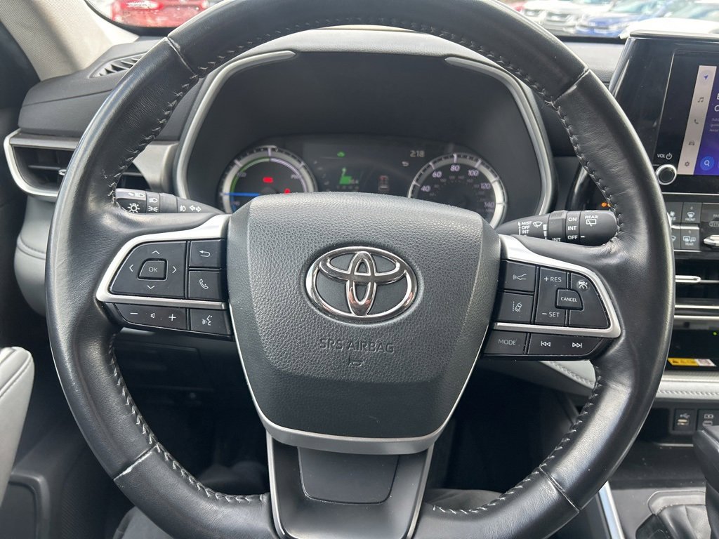 Used 2023 Toyota Highlander XLE image 16