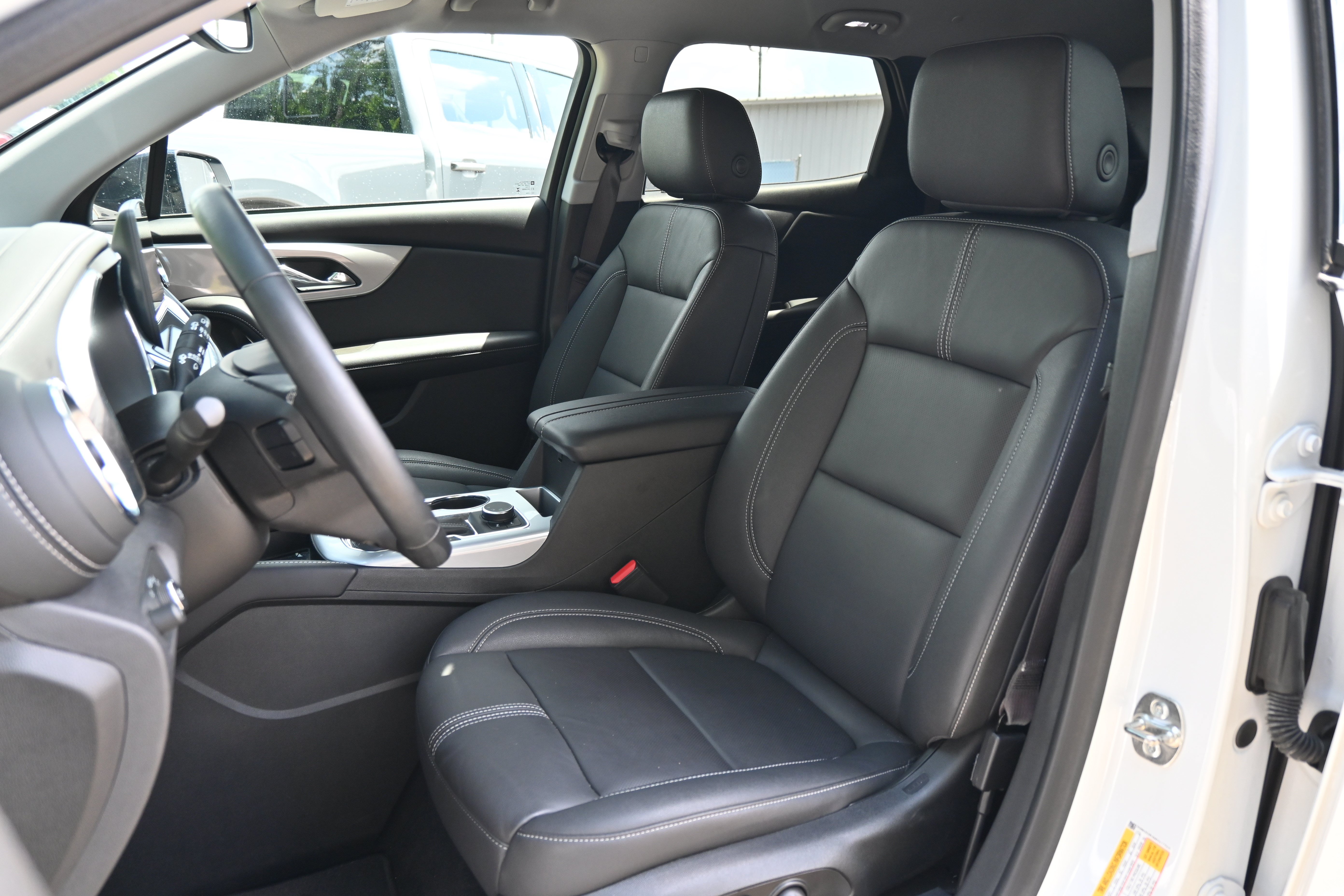 Used 2024 Chevrolet Blazer LT w/ Midnight/Sport Edition FWD image 16