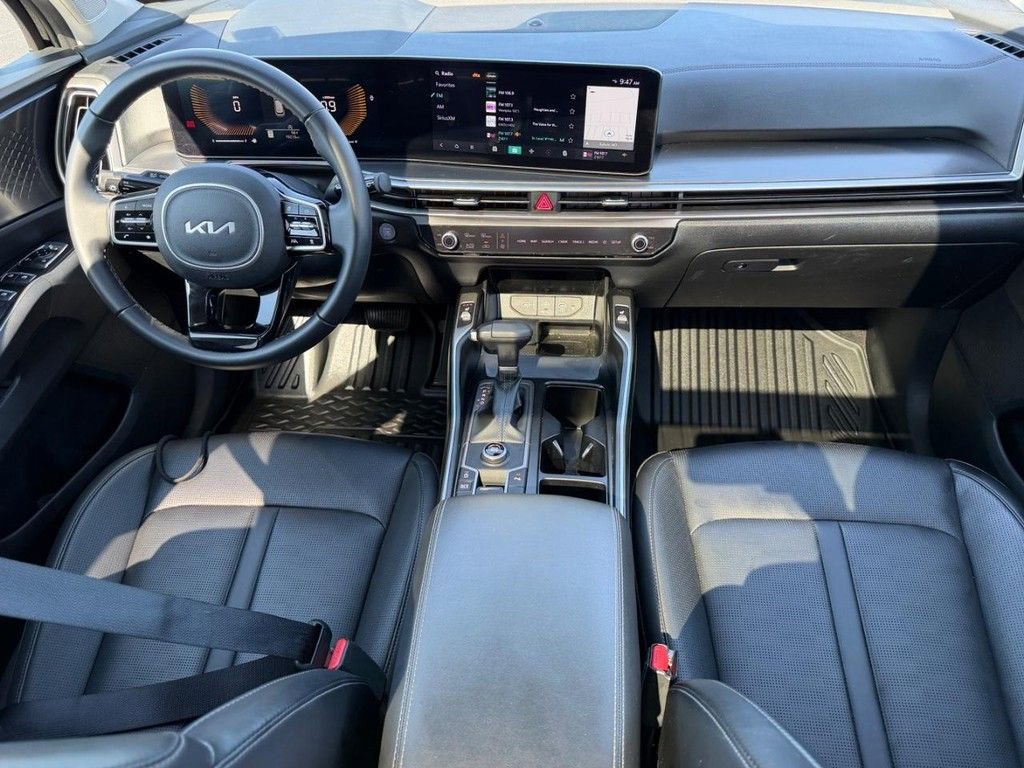 Used 2025 Kia Sorento S w/ Panoramic Sunroof Package FWD image 12