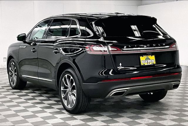 Used 2022 Lincoln Nautilus Reserve image 3
