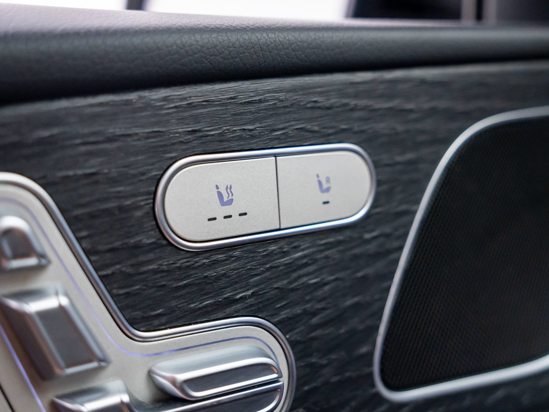 Used 2024 Mercedes-Benz GLE 350 4MATIC w/ Winter Package image 32