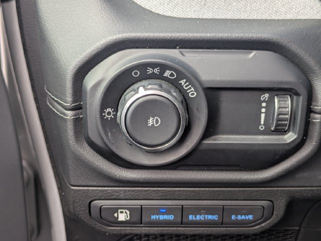 Used 2024 Jeep Wrangler Unlimited Sahara AWD/4WD image 22