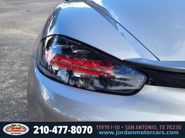 Used 2022 Porsche 718 Boxster RWD image 12