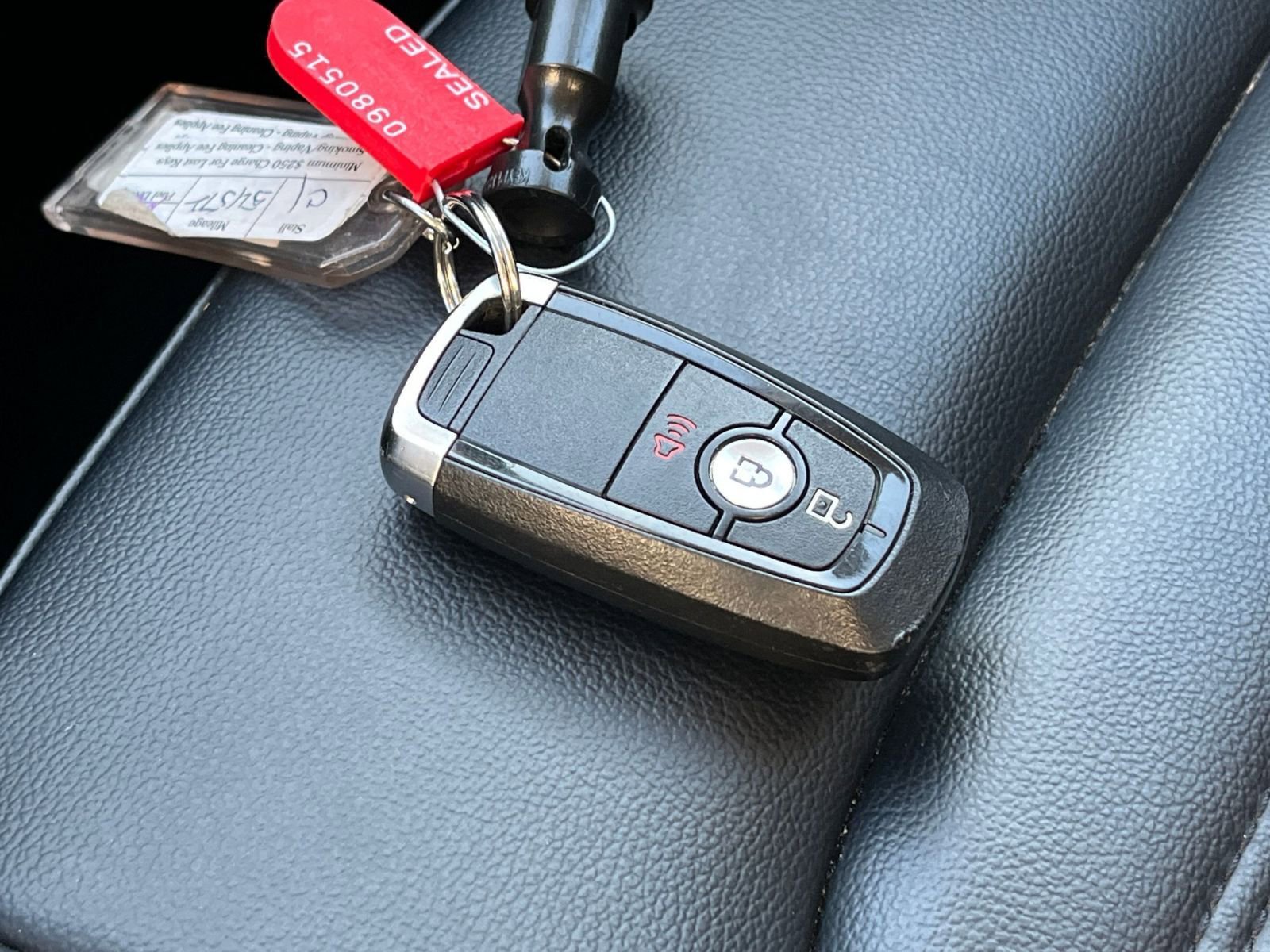 Used 2024 Ford Edge SEL image 21