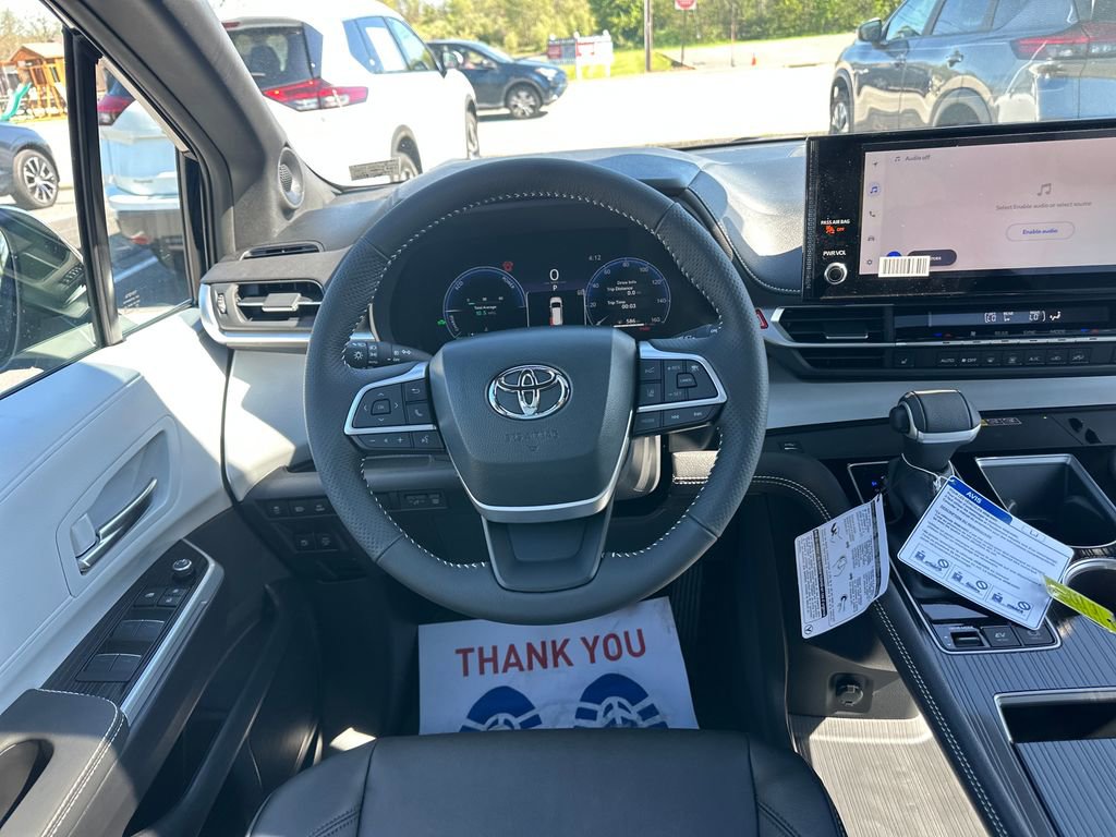 Used 2026 Toyota Sienna XSE AWD/4WD image 18