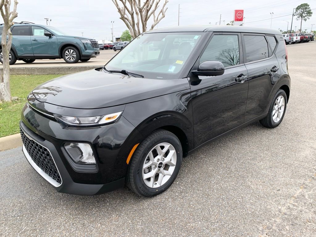 Used 2022 Kia Soul LX w/ Technology Package image 4