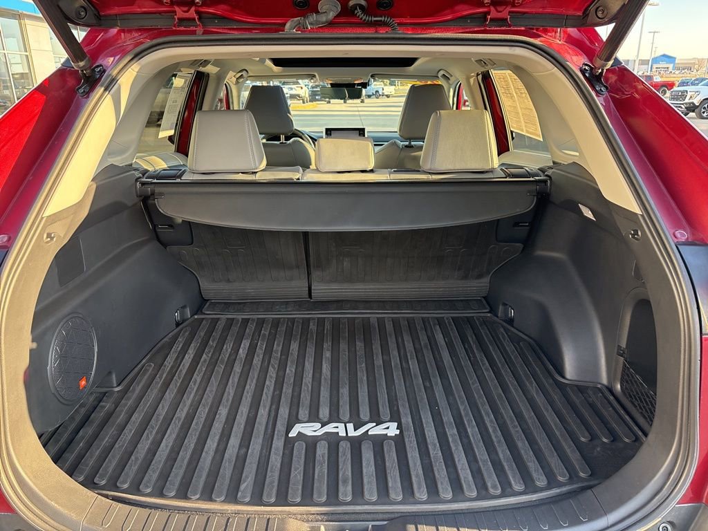 Used 2021 Toyota RAV4 Limited image 9