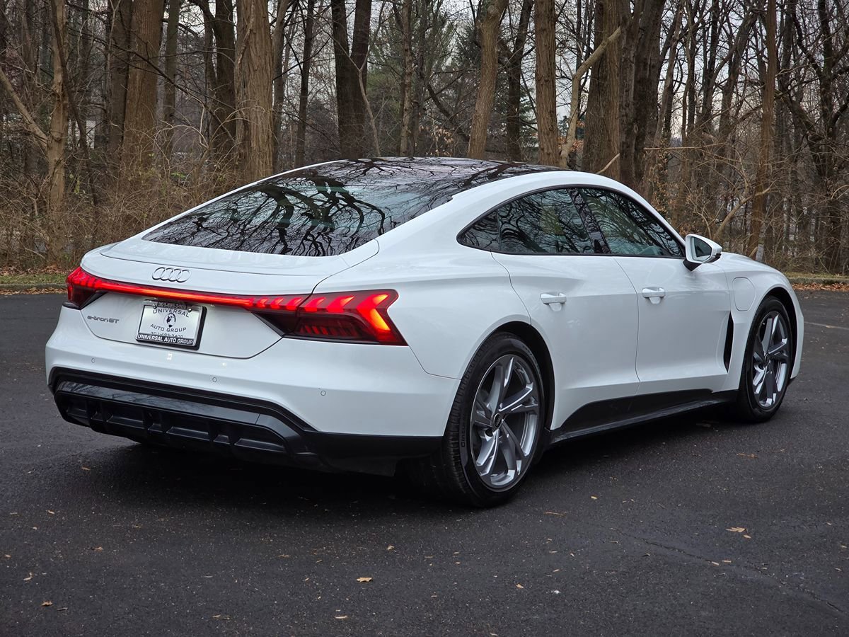 Used 2022 Audi e-tron GT Premium Plus image 6