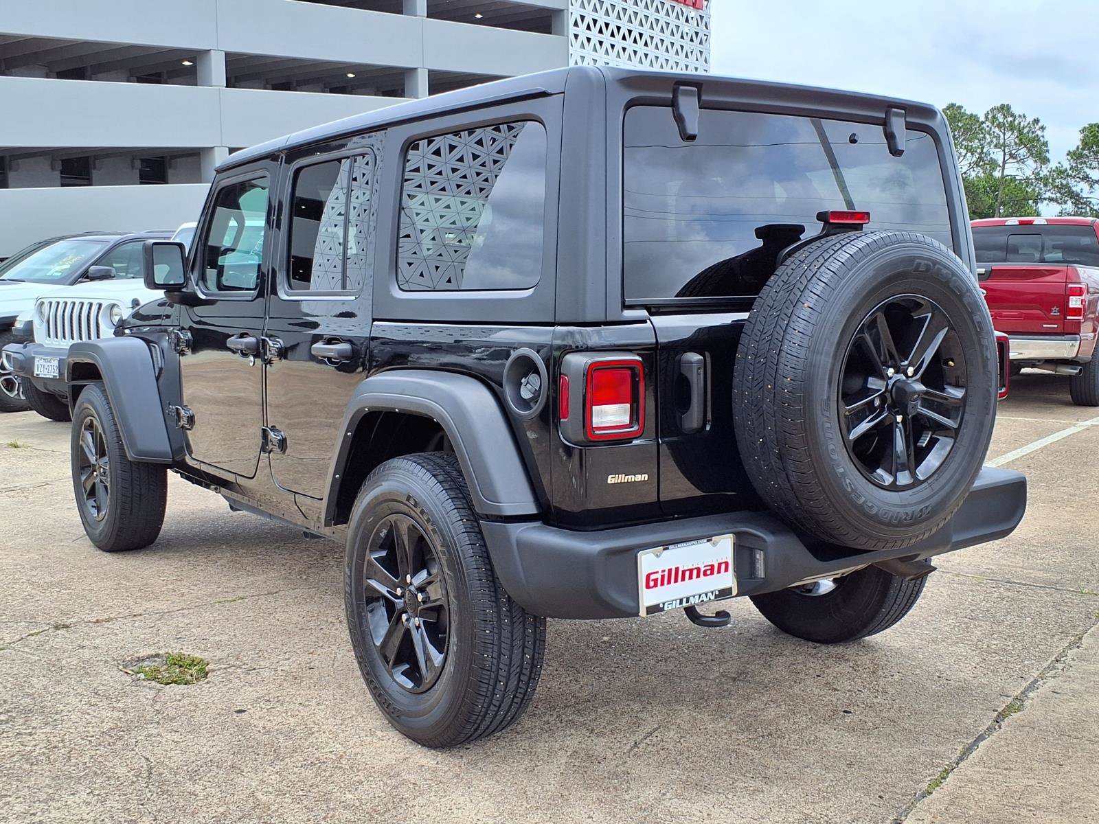 Used 2023 Jeep Wrangler Unlimited Sport AWD/4WD image 4