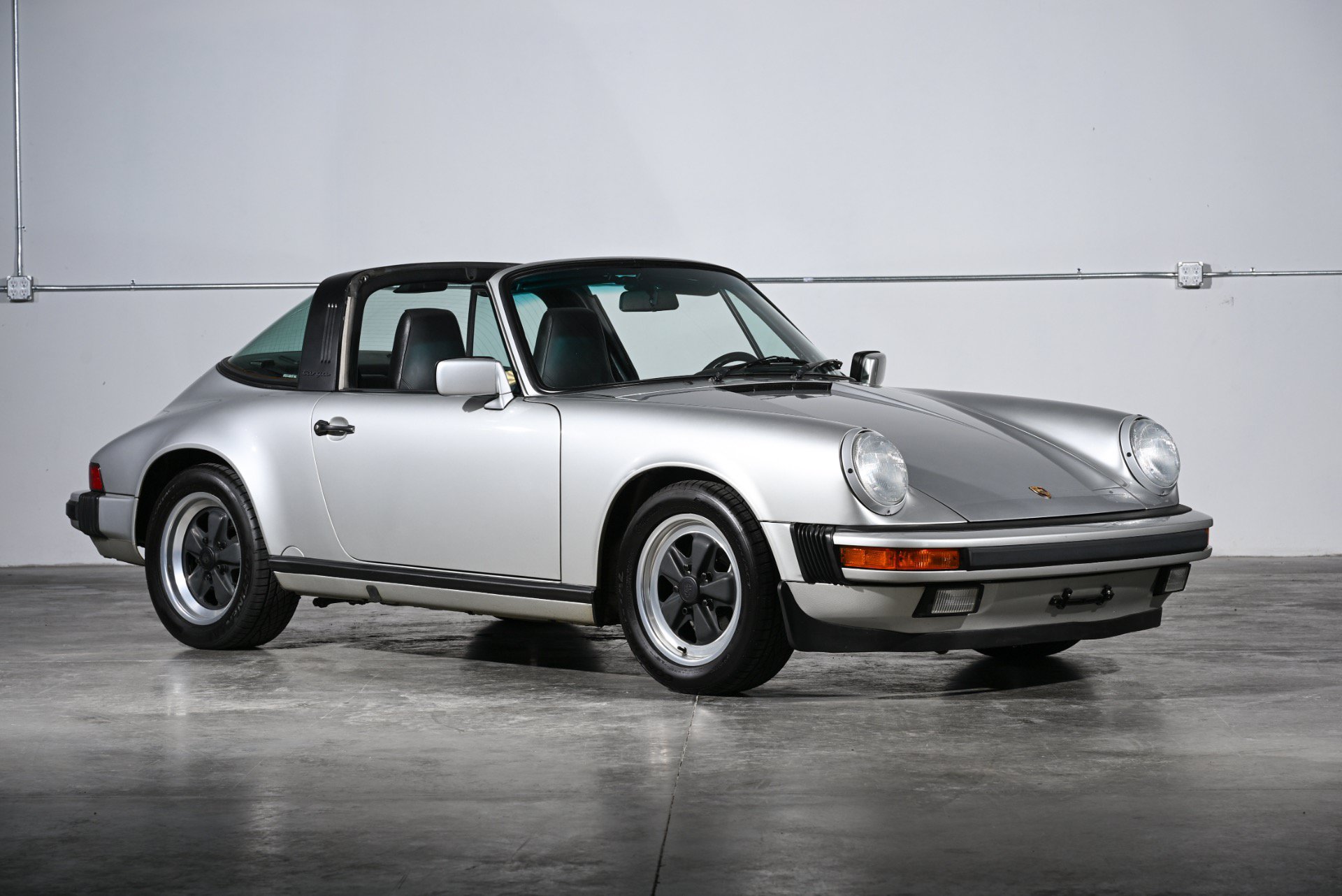 Used 1988 Porsche 911 Carrera RWD image 8