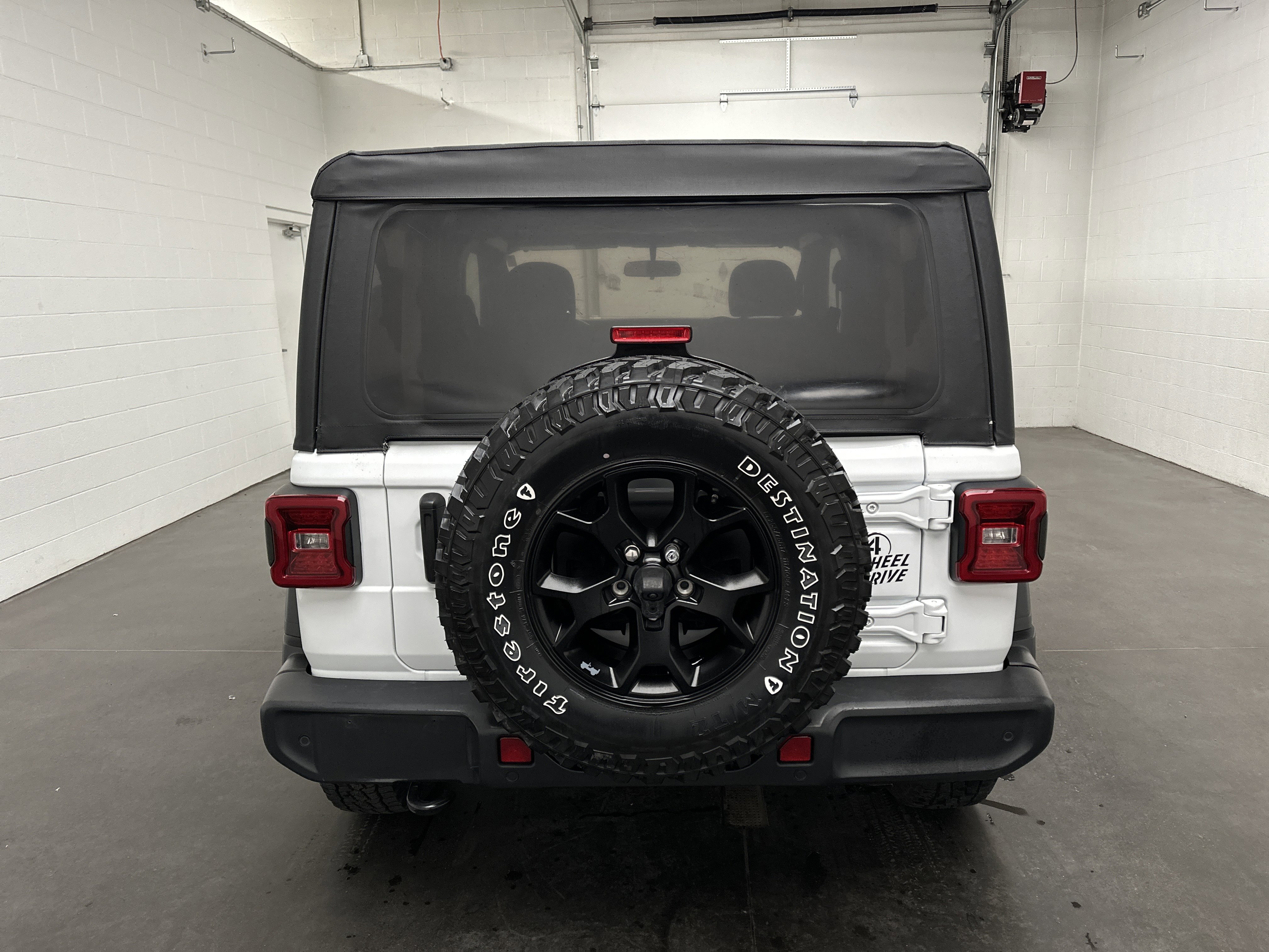 Used 2021 Jeep Wrangler Sport AWD/4WD image 8
