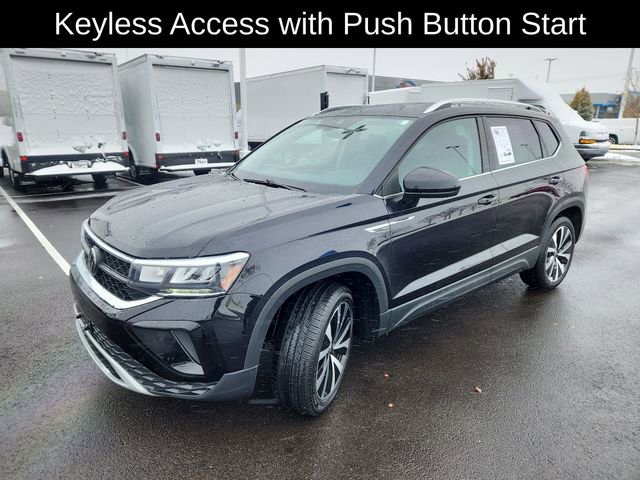 Used 2024 Volkswagen Taos SE image 3