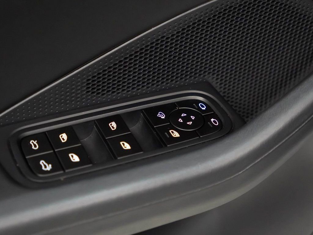 Certified 2025 Porsche Macan 4S Electric image 24