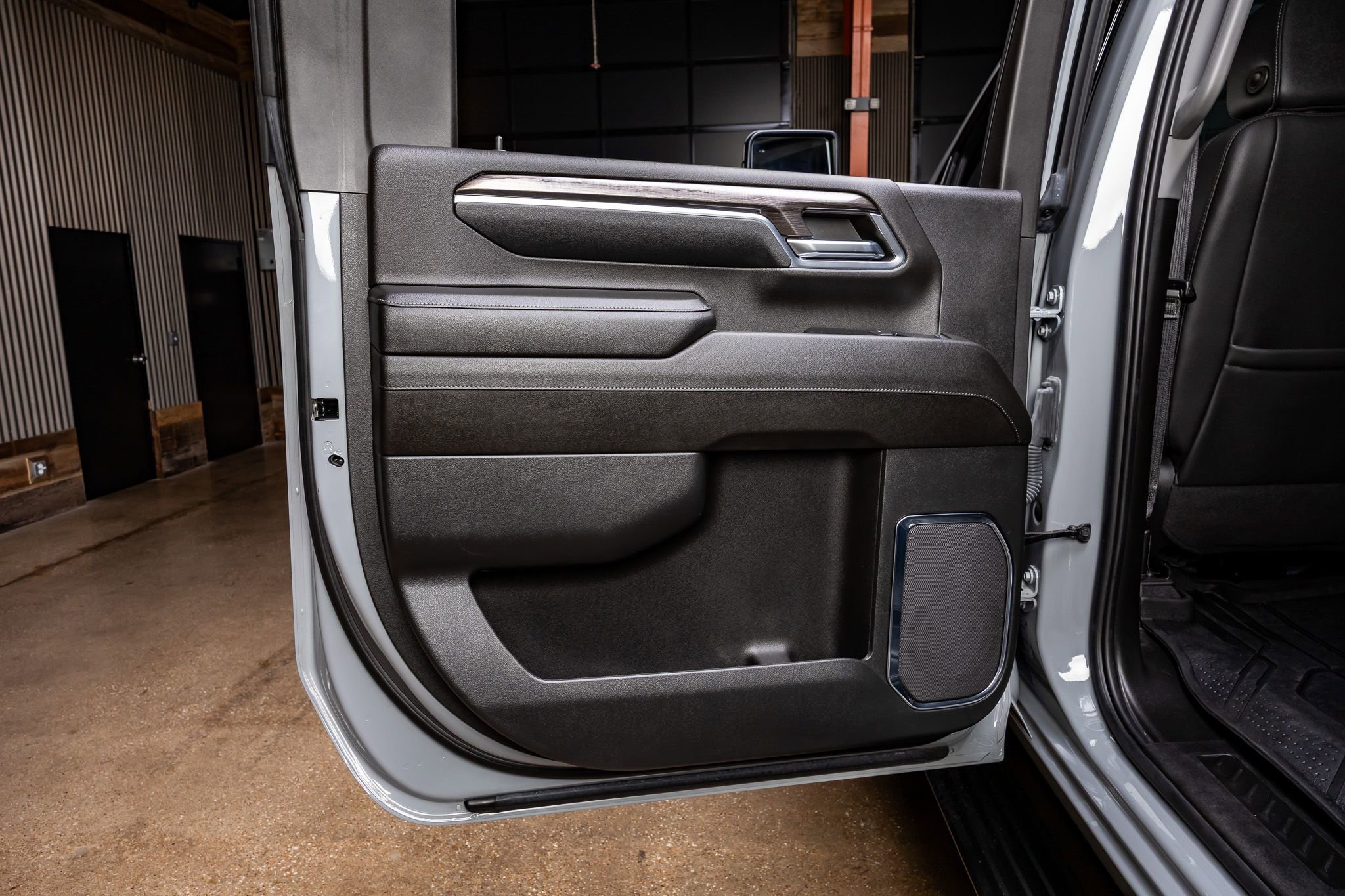 Used 2024 Chevrolet Silverado 2500 LTZ w/ LTZ Plus Package image 38