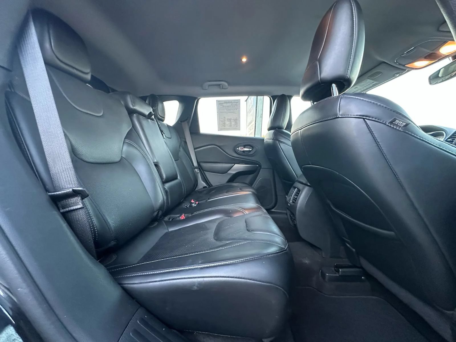 Used 2020 Jeep Cherokee Limited FWD image 16