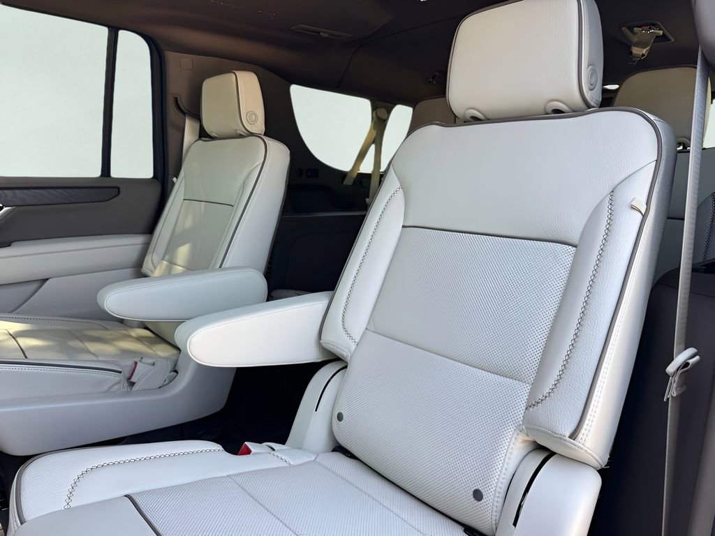 New 2026 GMC Yukon XL Denali w/ Sun & Power Step Package AWD/4WD image 15