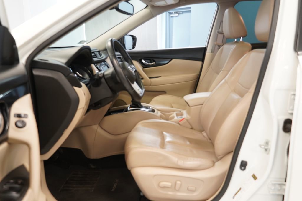 Used 2018 Nissan Rogue SL w/ Premium Package AWD/4WD image 5