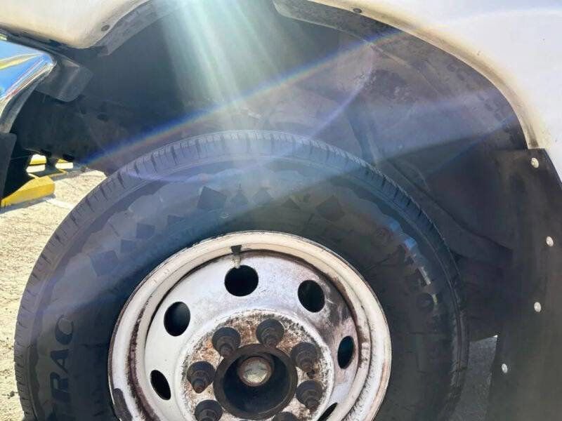 Used 2006 Ford E-350 and Econoline 350 Super Duty RWD image 20