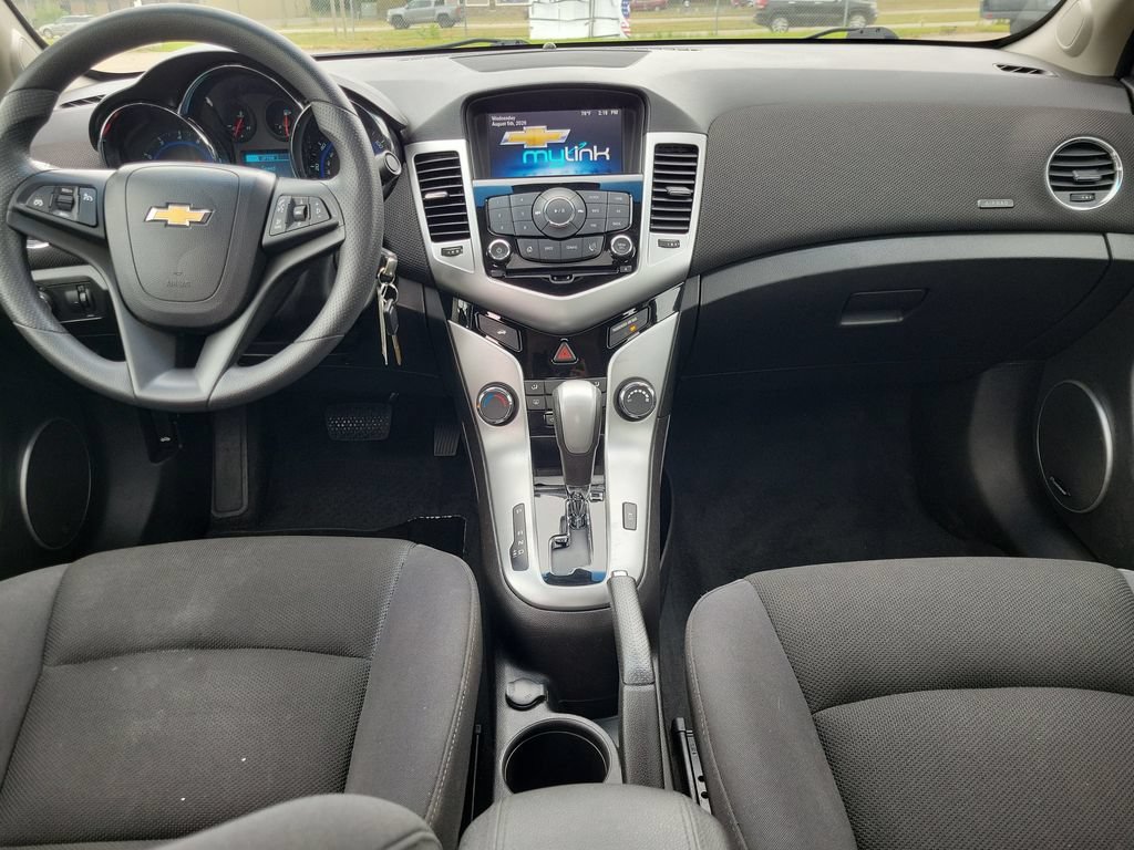 Used 2016 Chevrolet Cruze LT w/ Sun And Sound Package FWD image 12