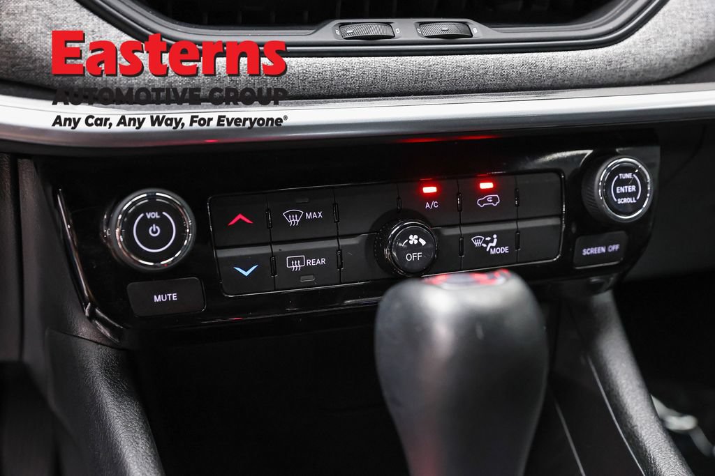 Used 2024 Jeep Compass Latitude AWD/4WD image 19