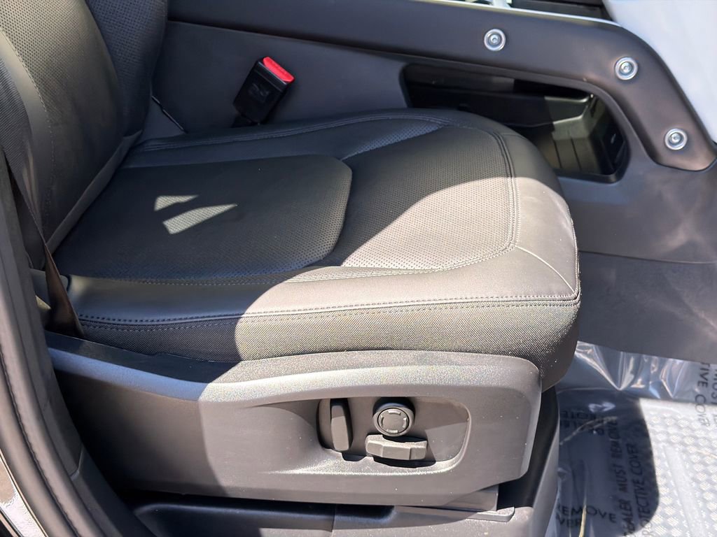 Used 2025 Land Rover Defender 110 S image 11