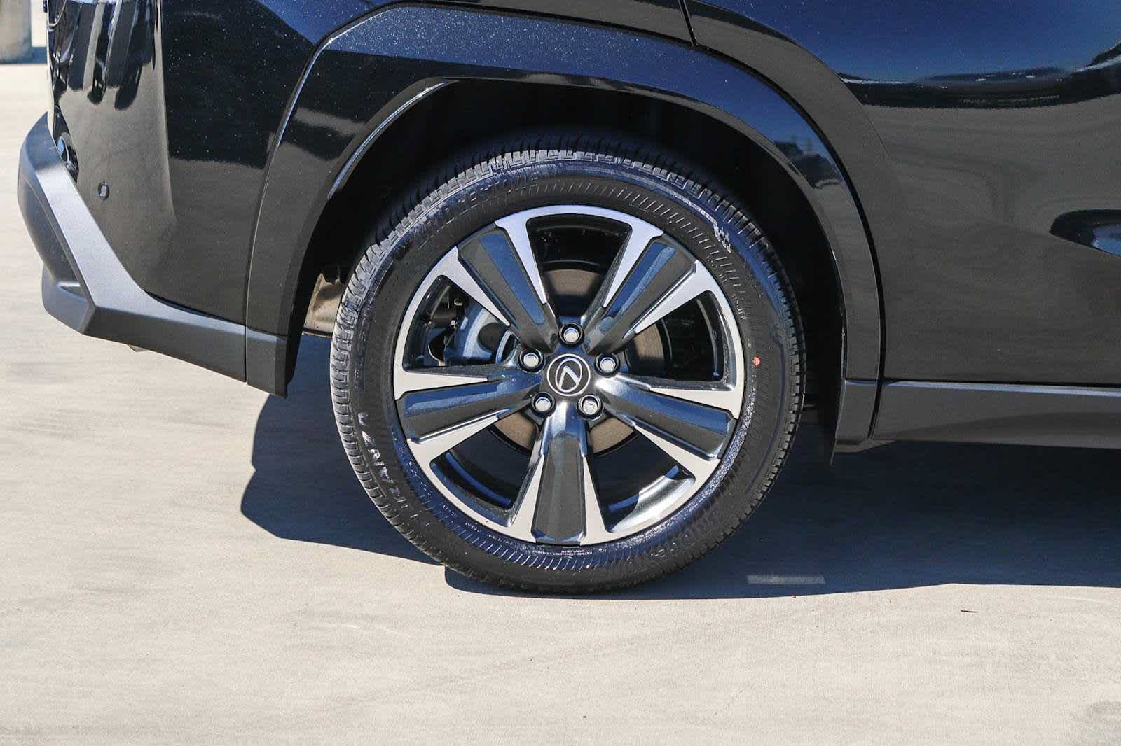 New 2026 Lexus UX 300h FWD image 10